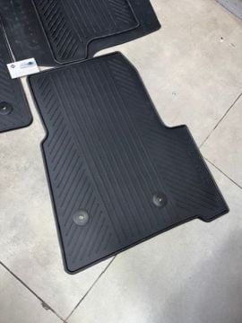 TRANSİT V363 ÖN PASPAS TAKIMI KAUÇUK 3 PARÇA ÇİFT YOLCU 14-23 ARASI ORJİNAL FORD