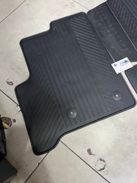 TRANSİT V363 ÖN PASPAS TAKIMI KAUÇUK 3 PARÇA ÇİFT YOLCU 14-23 ARASI ORJİNAL FORD