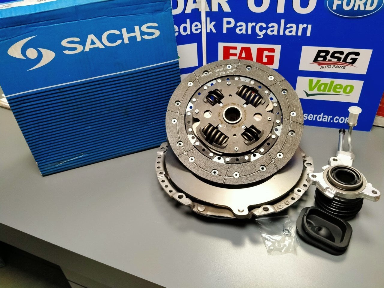 Ford Mondeo Debriyaj Seti Bilyalı Rulmanlı Baskı Balata 2.0 Motor 95-2000 Arası Sachs 3000812131 (Kargosu Ücretsiz)