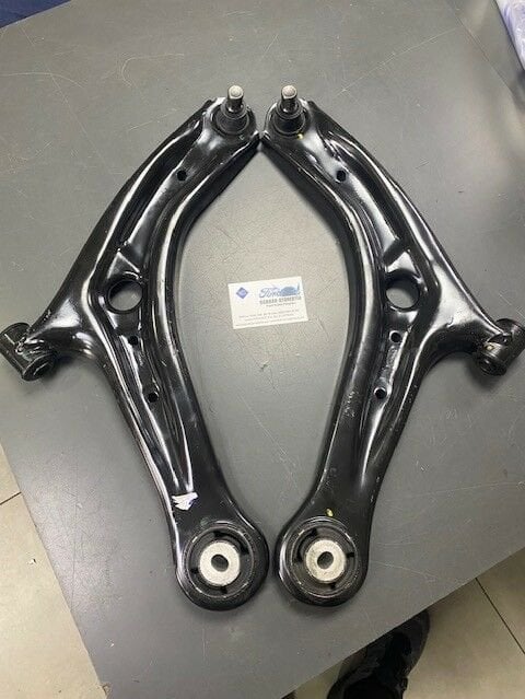 Ford Courier Ön Alt Salıncak Sağ ve Sol  ORJİNAL Fomoco EY163042 EY163051 ( 2 ADET FİYATIDIDR)