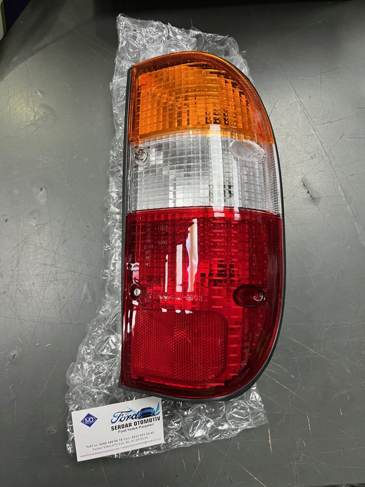 Ford Ranger Sağ Stop Lambası Üç Renk 1998-2002 ARASI Depo 216-1547L (Kargosu Ücretsiz)