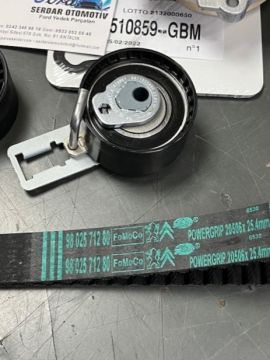 Ford FİESTA 1.4 TDCİ EURO5 MOTOR TRİGER KAYIŞ SETİ + DEVİRDAİMLİ 2012-SONRASI EUROREPAR 1635067480 AV2Q 8B596